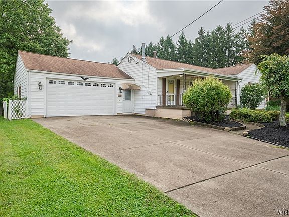3rd image of 395 Leydecker Rd