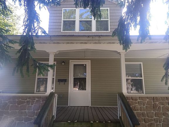 3rd image of 12 N Saint Clair St