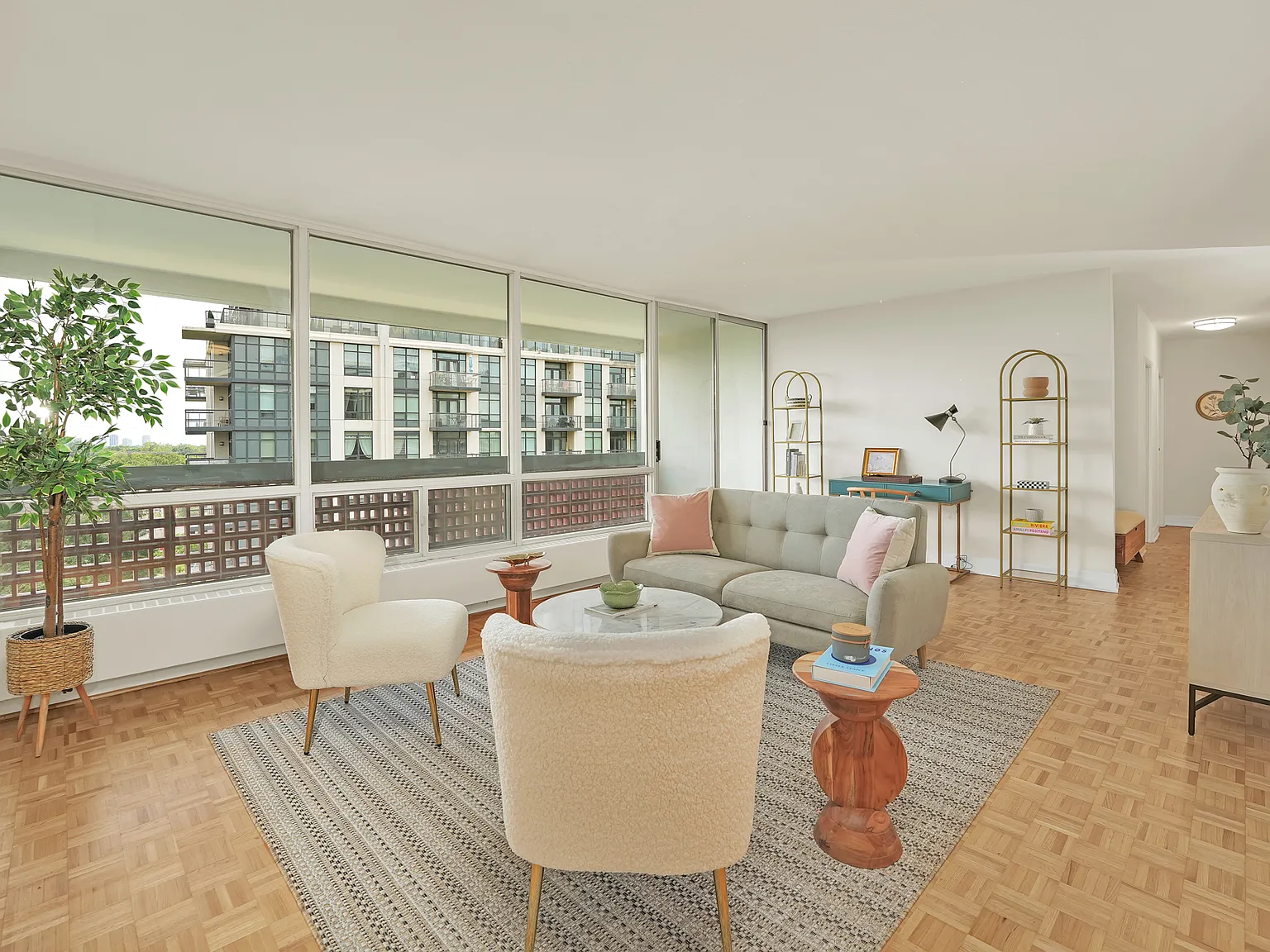 1141 Royal York Road Toronto — Photo 3