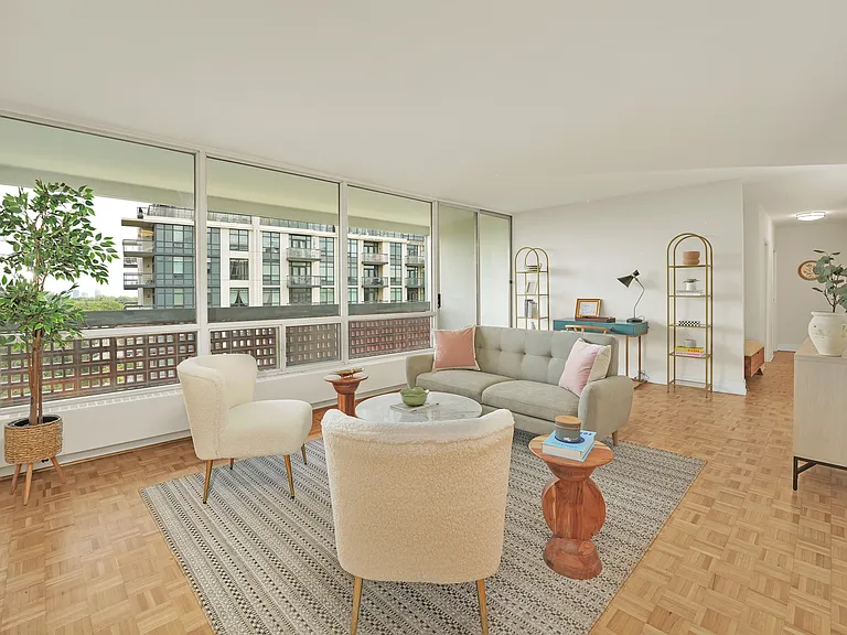 1137 Royal York Rd #1 BD — Photo 1