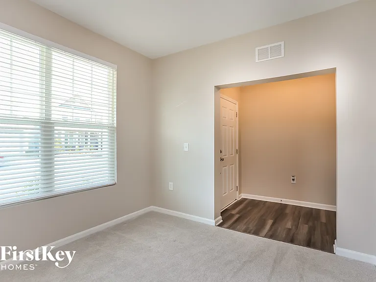 510 Porch Swing Pl — Photo 8