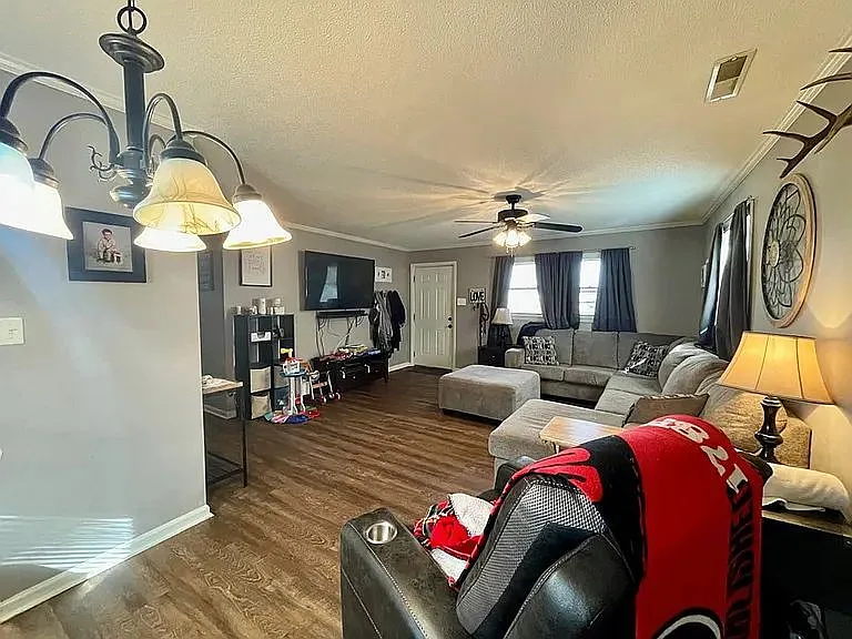 1252 Hastings Dr — Photo 11