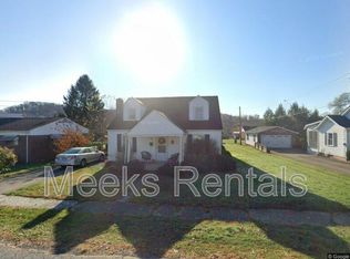 2755 5th St, Hurricane, WV 25526