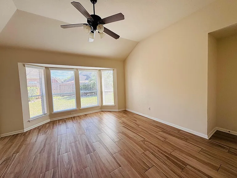 26123 Ginger Gables Ln — Photo 13