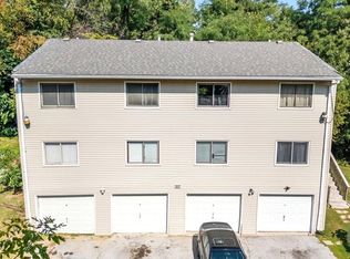 3117 Schuetzen Ln, Davenport, IA 52804