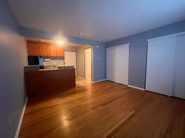 1466 N Farwell Ave — Photo 1