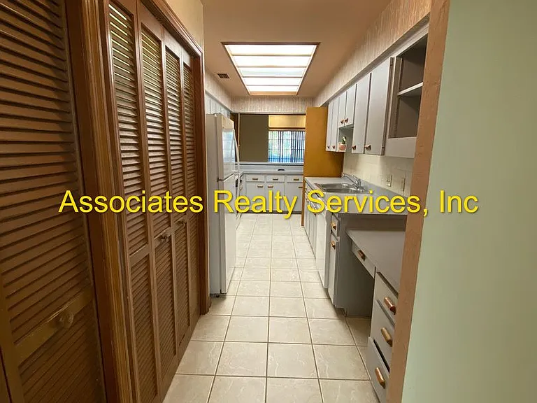 5416 NW 9th Ln — Photo 5