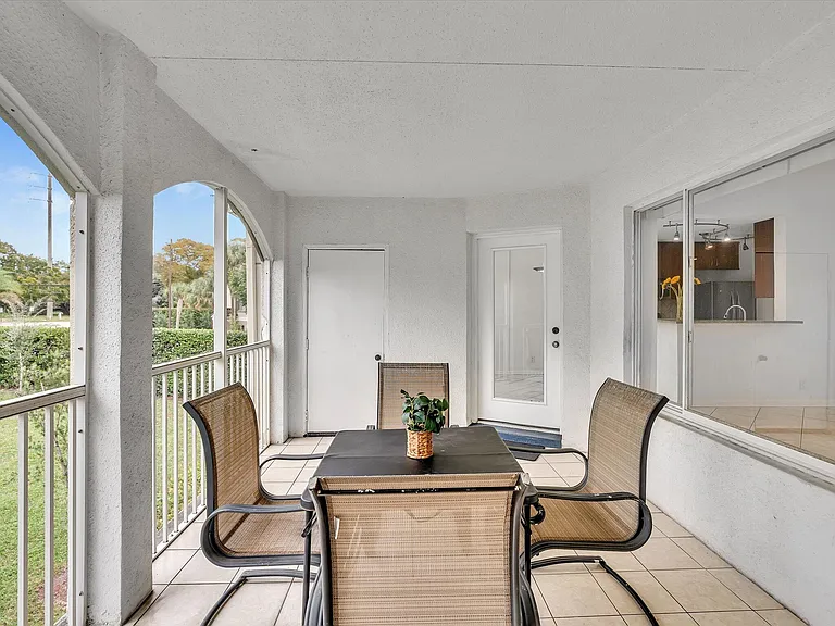 815 W Boynton Beach Blvd #16-205 — Photo 27