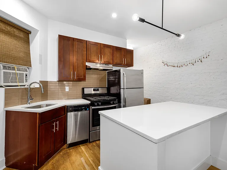 248 Bainbridge St #2 — Photo 1