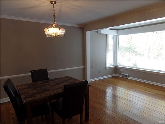 4th image of 112 Overlook Dr