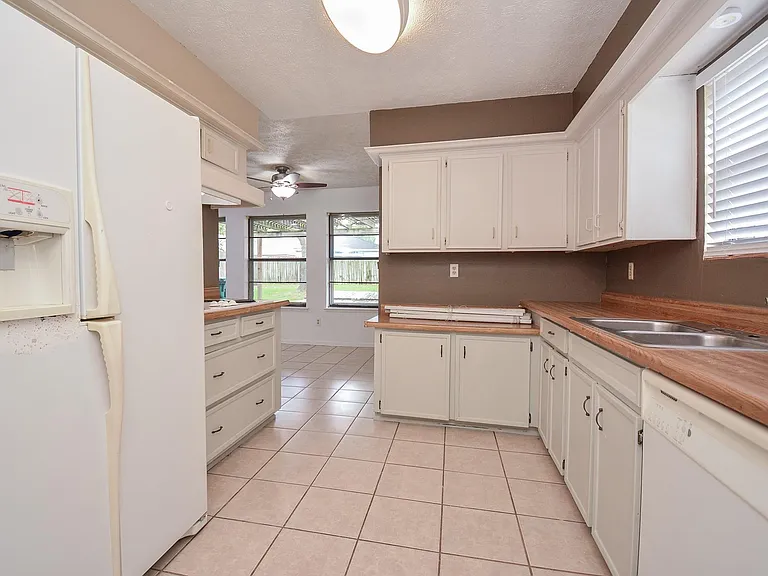 21318 Park Valley Dr — Photo 18