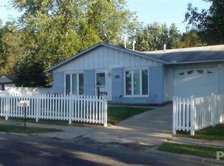 4018 W Hillmont Rd, Peoria, IL 61615