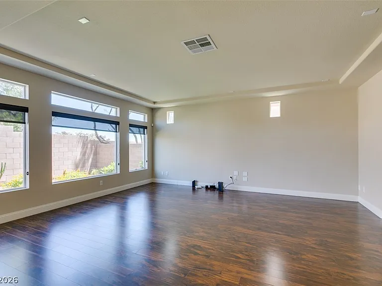 6038 Belvedere Canyon Ave — Photo 9