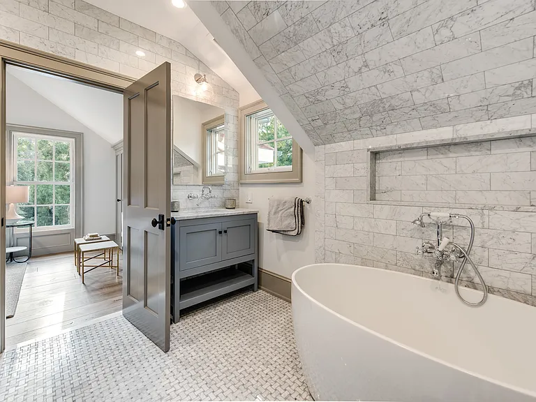 130 Madison St — Photo 14