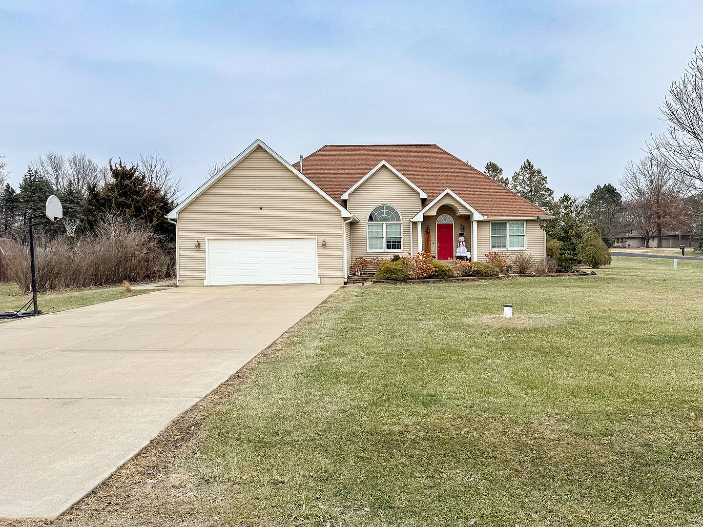 10052 Landmark Dr, Rock Falls, IL 61071 | Zillow