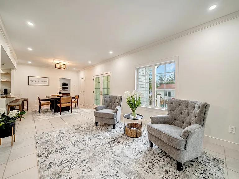 1129 Old Sag Harbor Rd — Photo 10