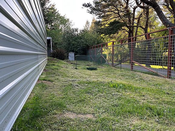 3rd image of 64334 Penny Rd