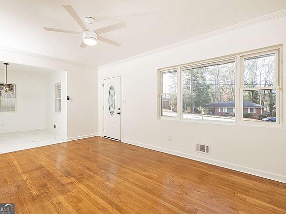 4th image of 2224 Rosewood Rd