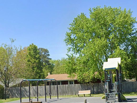 4th image of 733 Tanoak Ct