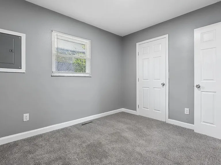 382 S Hague Ave #MAIN — Photo 4