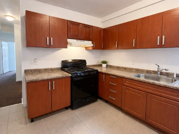 288 S 6th St #2, Newark, NJ 07103