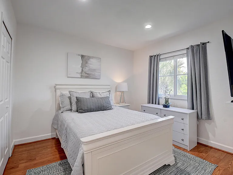 525 Bayfront Dr — Photo 26