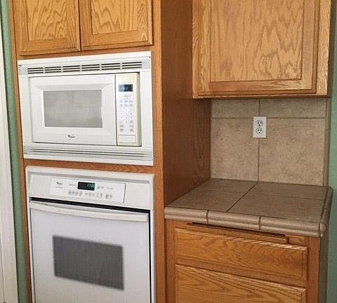 4th image of 2290 S Preuss Ave
