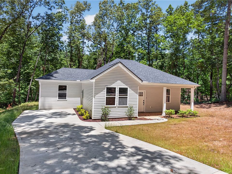 1st image of 152 Quail Hollow Cir