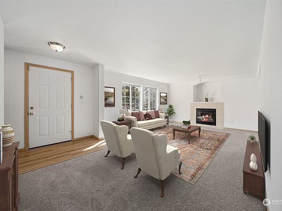 3rd image of 18420 83rd Avenue E