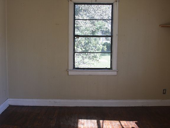 4th image of 128 Martinez Ln