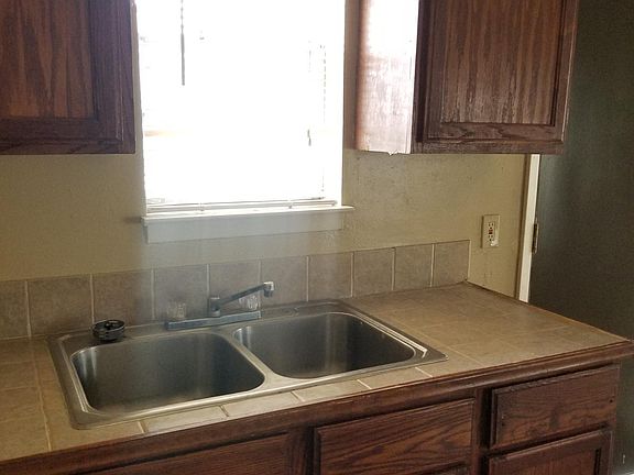 5th image of 3021 Sycamore Ave APT 1