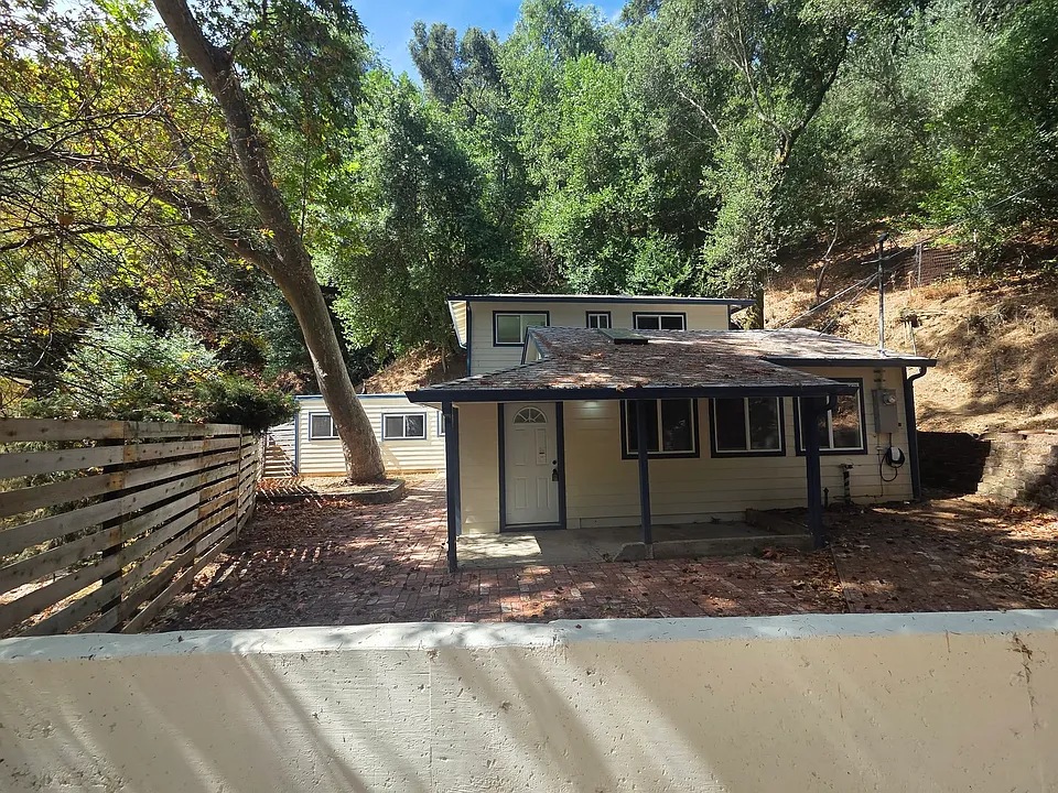 2836 Kilkare Rd