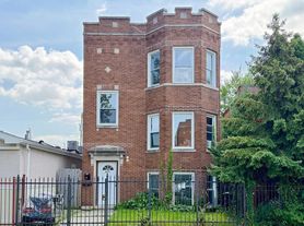 4251 W Haddon Ave, Chicago, IL