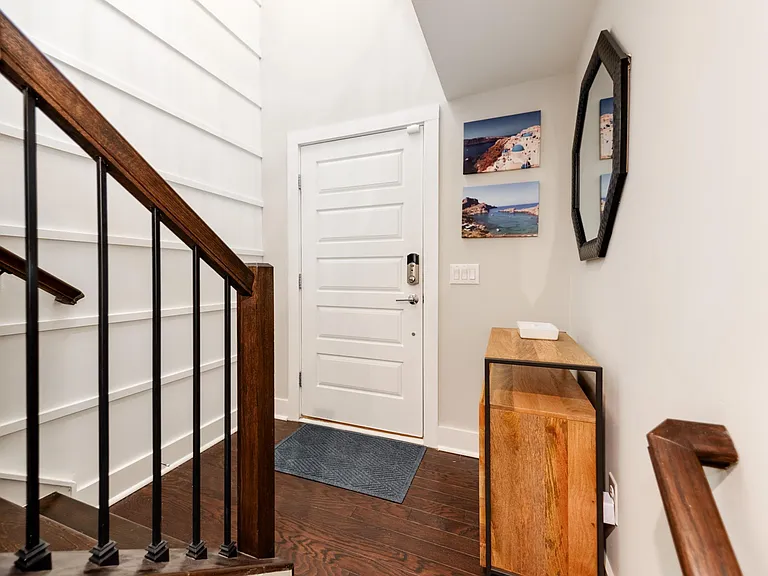 16031 Roscoe Ln — Photo 5