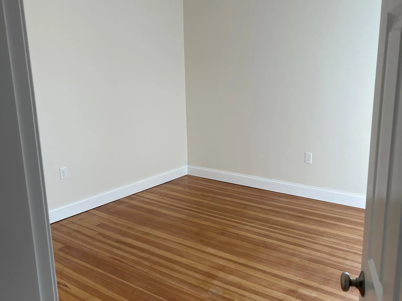 3 bed, 2048 sqft, $3,250 — Photo 3
