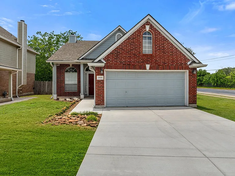 1908 Windy Park Dr — Photo 1