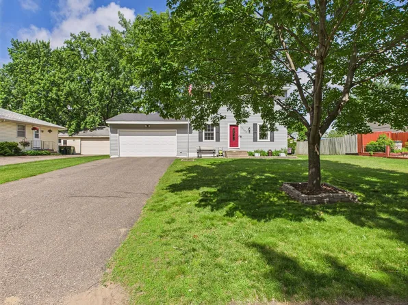 10770 President Dr NE, Blaine, MN 55434