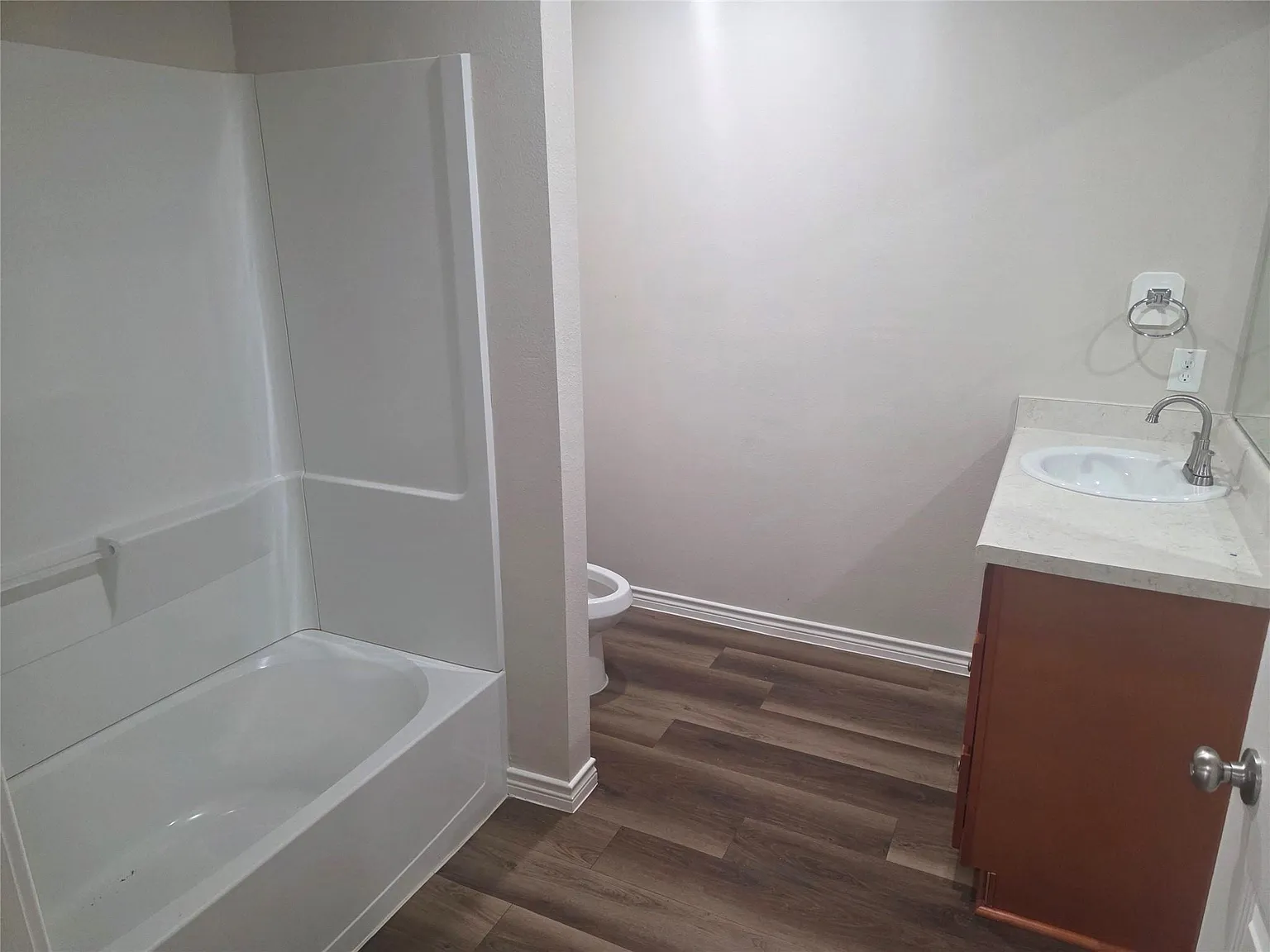 3 bed, 2.0 bath, 1623 sqft, $1,750 — Photo 4