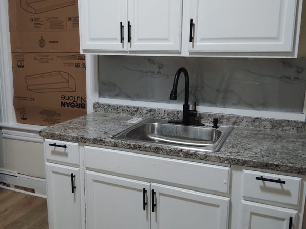 24 General Greene Ave