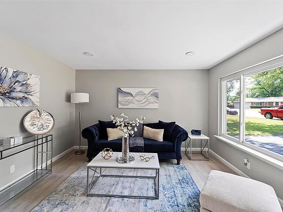 5th image of 16 Alandale Ct