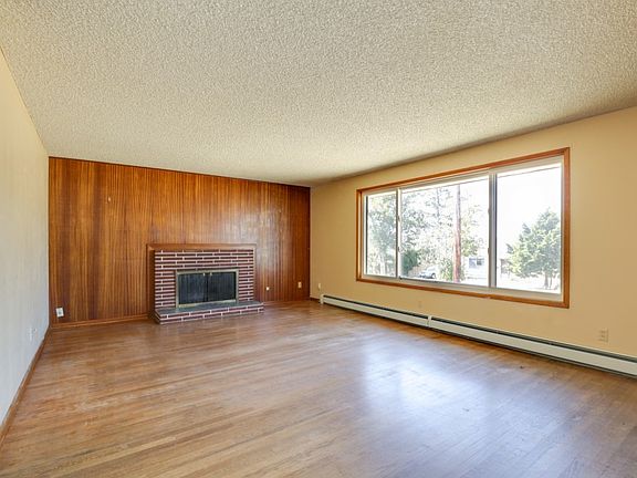 5th image of 360 SE Pasek St