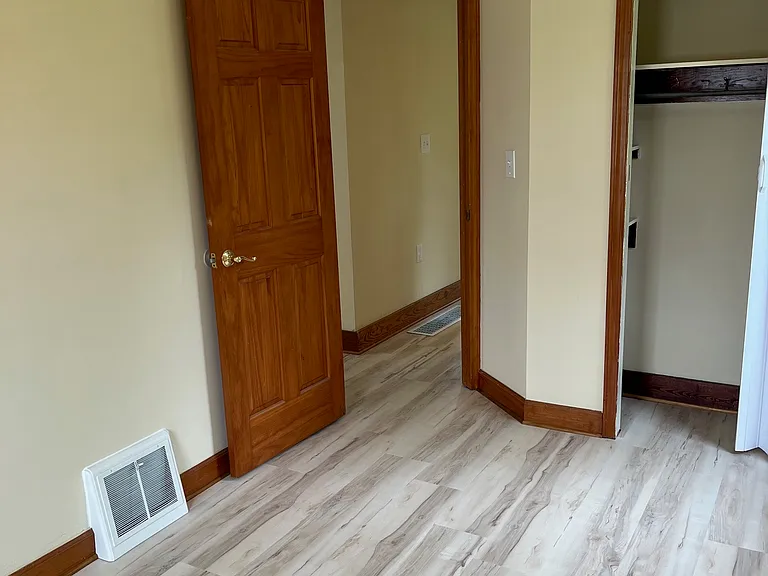 536 Perry Hwy — Photo 10