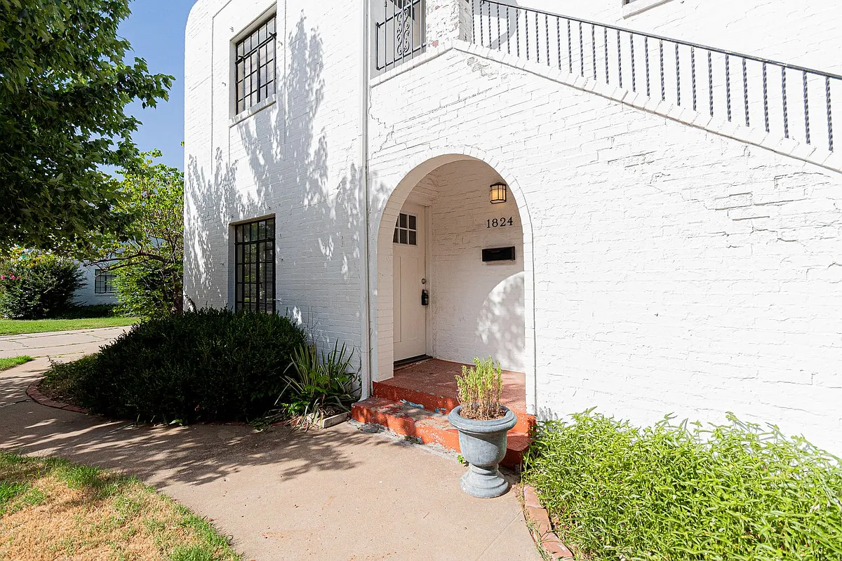 Building Photo - 1824 Carey Pl #1