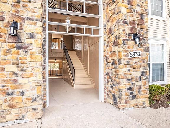 3rd image of 5932 Founders Hill Dr Unit 202
