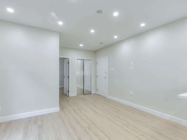 240 Durie St #305 — Photo 4