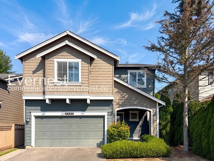 4 bed, 2.5 bath, 2297 sqft, $3,295 — Photo 2