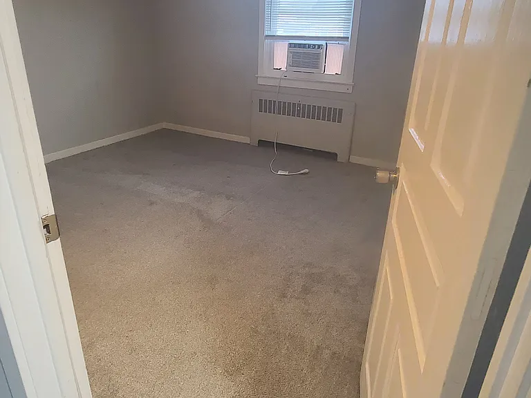 2nd bedroom - larger than 1st bedroom