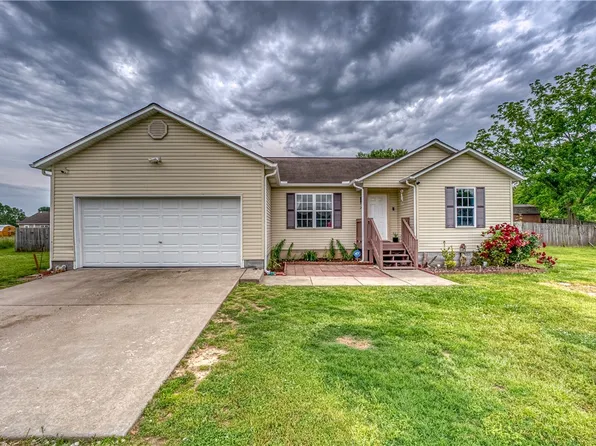 2458 Geneva Dr, Harrison, AR 72601