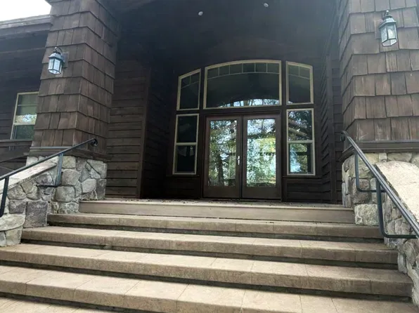 1717 Cold Creek Cir, Mount Shasta, CA 96067