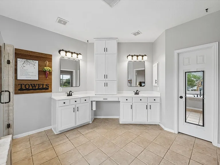 1125 Shady Knoll Ln — Photo 20